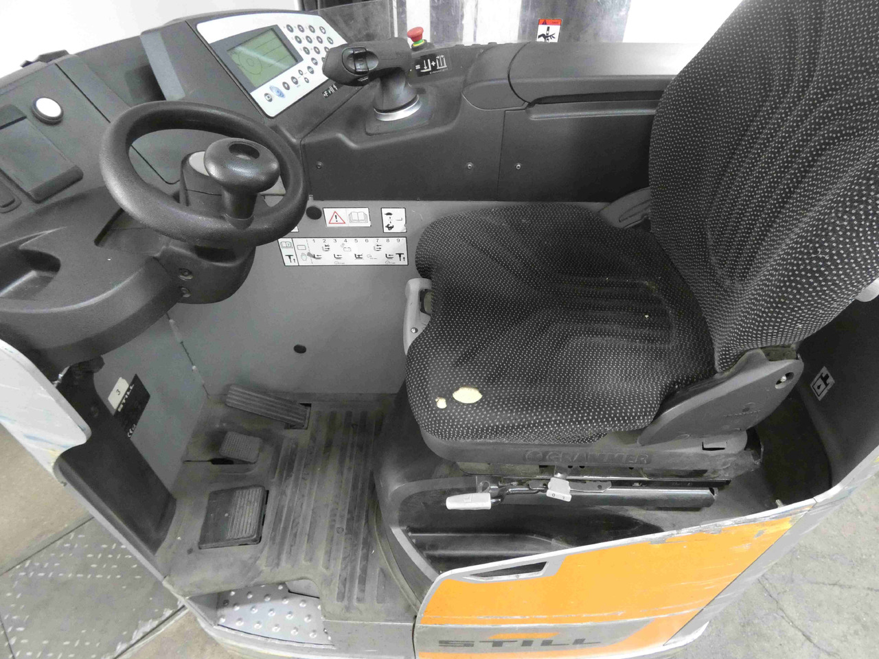 Still FM-X17 - Stivuitor cu catarg retractabil: Foto 3 Still FM-X17 - Stivuitor cu catarg retractabil: Foto 3