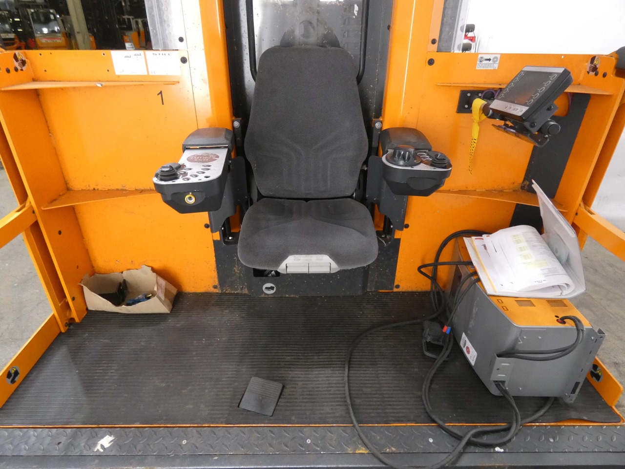 Still MX-X/2400MM - Stivuitorul selector: Foto 3 Still MX-X/2400MM - Stivuitorul selector: Foto 3