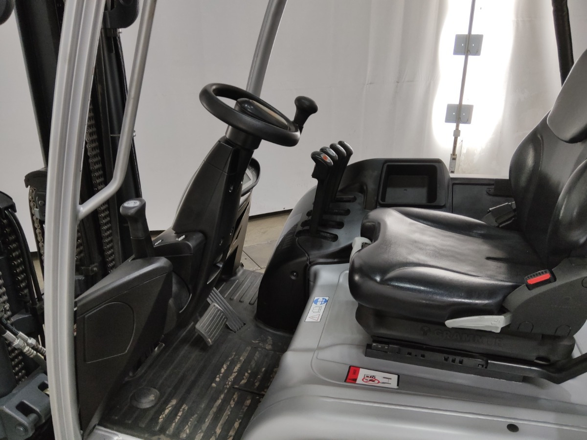 Still RX60-50/BATT.NEU - Electrostivuitor: Foto 3 Still RX60-50/BATT.NEU - Electrostivuitor: Foto 3