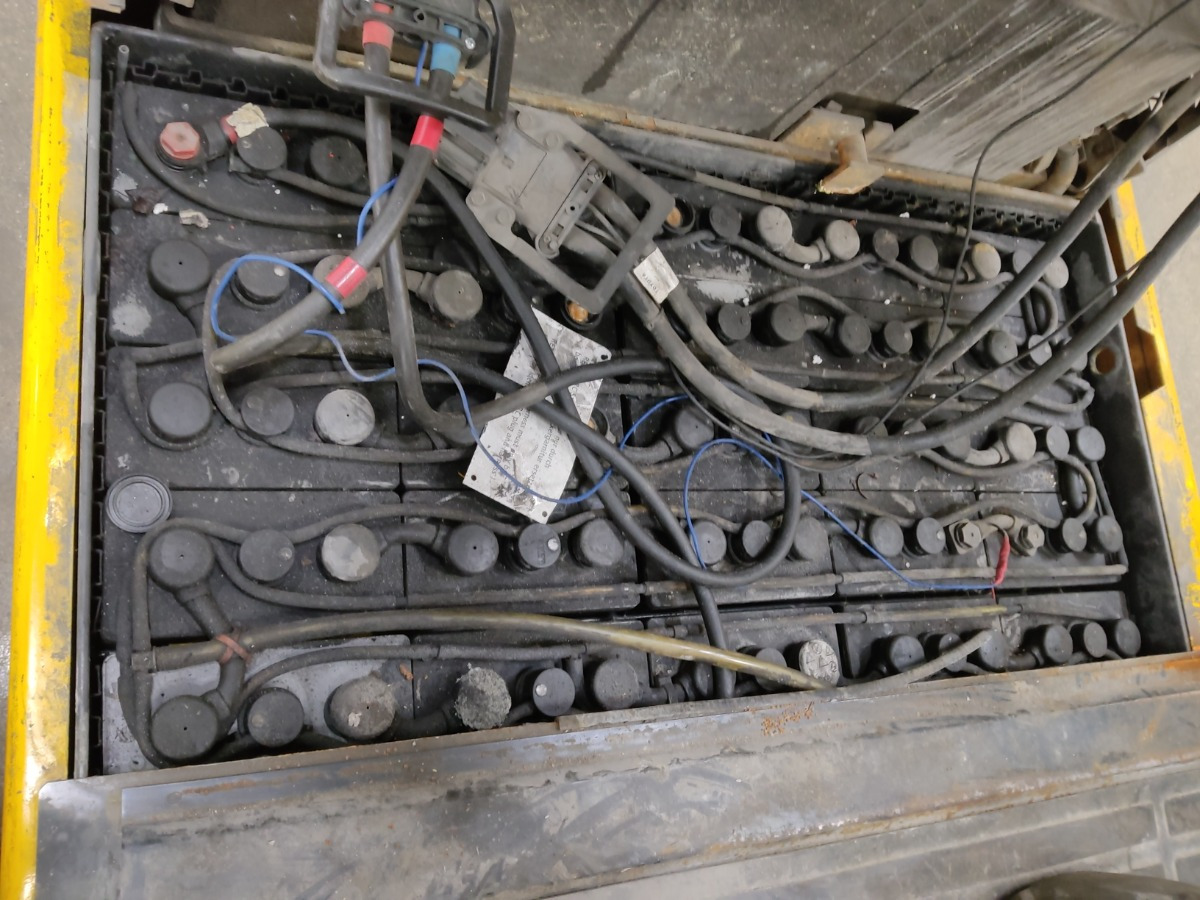 Toyota 7FBMF25 - Electrostivuitor: Foto 4 Toyota 7FBMF25 - Electrostivuitor: Foto 4