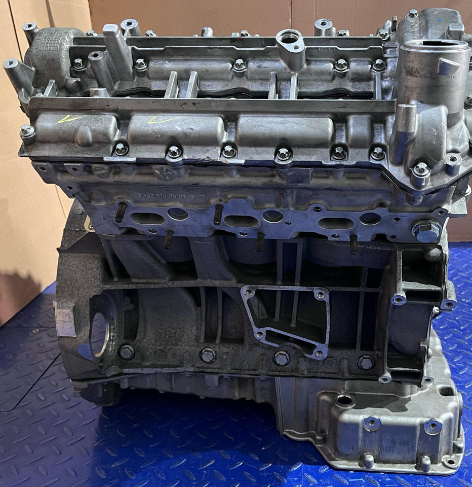 MERCEDES-BENZ Motor Reconditionat OM642.899 - Motor pentru Camion: Foto 5 MERCEDES-BENZ Motor Reconditionat OM642.899 - Motor pentru Camion: Foto 5