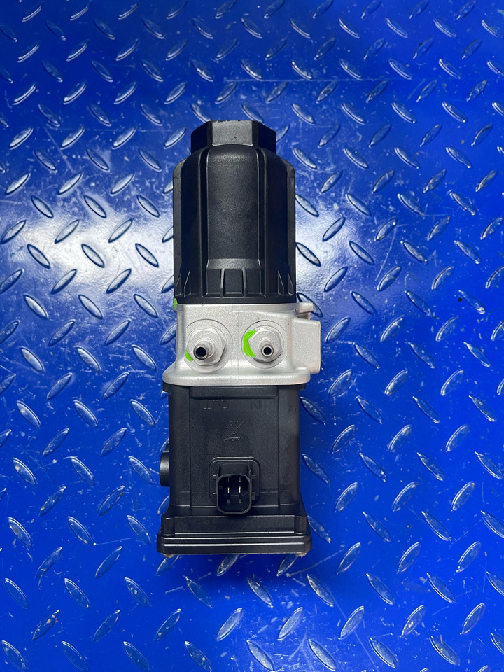 Mercedes Benz Actros MP4 Adblue Pump Euro 6 - Sistem de evacuare pentru Camion: Foto 2 Mercedes Benz Actros MP4 Adblue Pump Euro 6 - Sistem de evacuare pentru Camion: Foto 2