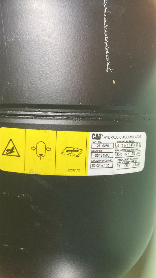 CATERPILLAR 251-8266: 3.45 Liter Compressed Nitrogen Gas Accumulator - Piesă de schimb pentru Excavator: Foto 3 CATERPILLAR 251-8266: 3.45 Liter Compressed Nitrogen Gas Accumulator - Piesă de schimb pentru Excavator: Foto 3