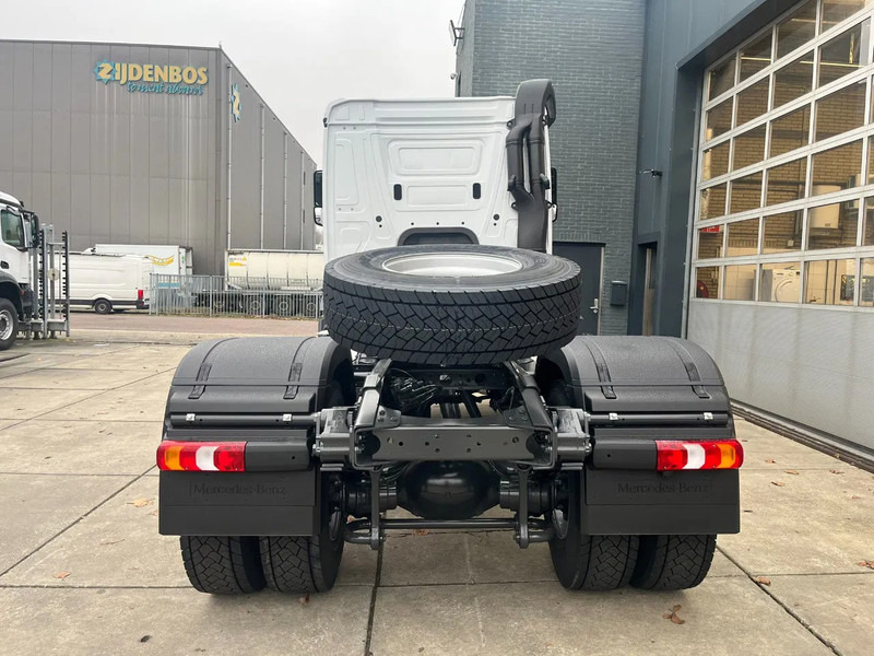 Mercedes-Benz Actros 2045 S 4x2 Tractor Head - Cap tractor: Foto 5 Mercedes-Benz Actros 2045 S 4x2 Tractor Head - Cap tractor: Foto 5