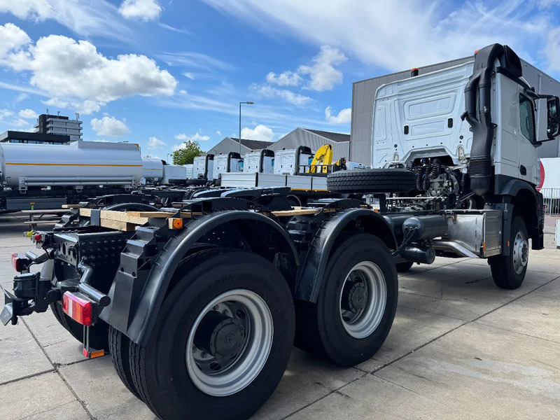 Mercedes-Benz Arocs 4058 AS 6x6 Tractor Head 180T Push Pull EURO-3 - Cap tractor: Foto 4 Mercedes-Benz Arocs 4058 AS 6x6 Tractor Head 180T Push Pull EURO-3 - Cap tractor: Foto 4