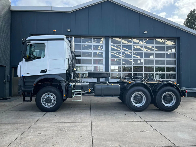 Mercedes-Benz Arocs 4058 AS 6x6 Tractor Head 180T Push Pull EURO-5 - Cap tractor: Foto 2 Mercedes-Benz Arocs 4058 AS 6x6 Tractor Head 180T Push Pull EURO-5 - Cap tractor: Foto 2