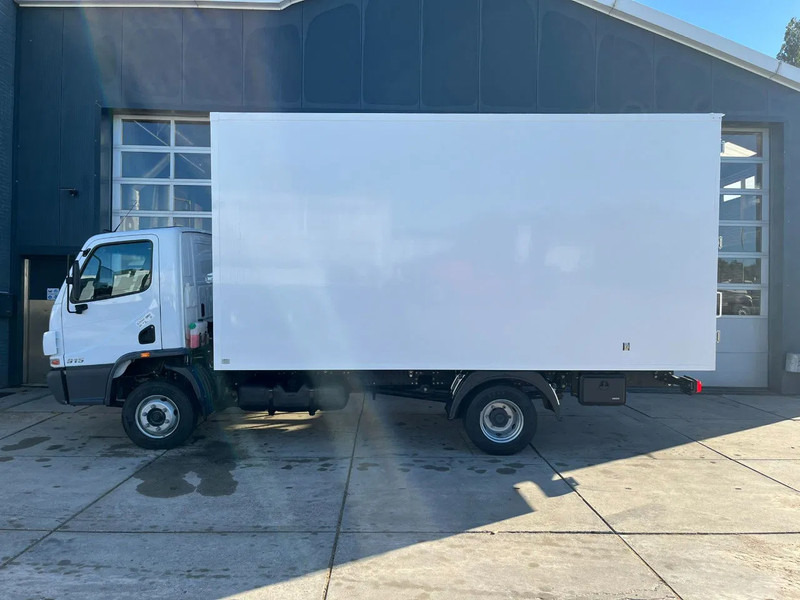 Mercedes-Benz Accelo 915 4x2 Closed Cargo Truck - Camion furgon: Foto 2 Mercedes-Benz Accelo 915 4x2 Closed Cargo Truck - Camion furgon: Foto 2