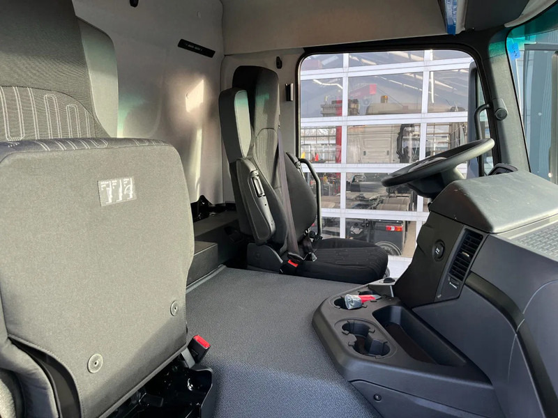 Camion cu prelată nou Mercedes-Benz Arocs 3340 A 6x6 Cargo Truck: Foto 14