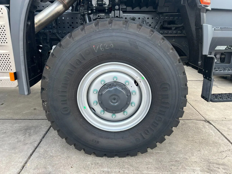 Camion cu prelată nou Mercedes-Benz Arocs 3340 A 6x6 Cargo Truck: Foto 19