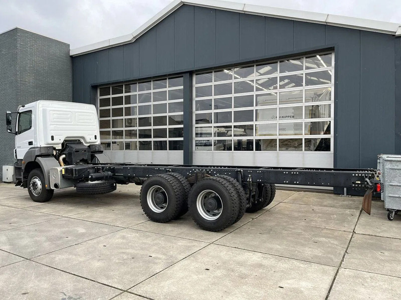 Mercedes-Benz Axor 3344 6x4 Chassis Cabin - Camion şasiu: Foto 3 Mercedes-Benz Axor 3344 6x4 Chassis Cabin - Camion şasiu: Foto 3