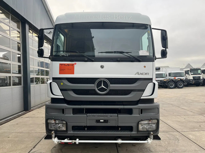 Mercedes-Benz Axor 3344 6x4 Water Tank Truck - Camion cisternă: Foto 4 Mercedes-Benz Axor 3344 6x4 Water Tank Truck - Camion cisternă: Foto 4