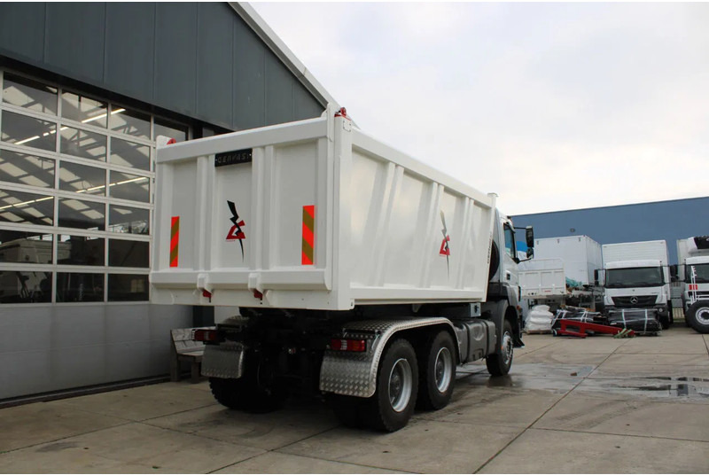 Mercedes-Benz Axor 3344 K 6x4 Tipper Truck - Camion basculantă: Foto 4 Mercedes-Benz Axor 3344 K 6x4 Tipper Truck - Camion basculantă: Foto 4