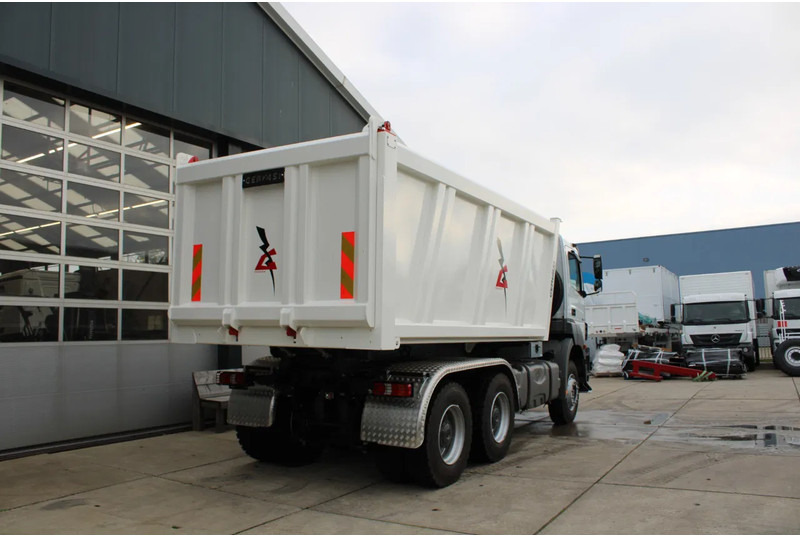 Mercedes-Benz Axor 3344 K 6x4 Tipper Truck - Camion basculantă: Foto 4 Mercedes-Benz Axor 3344 K 6x4 Tipper Truck - Camion basculantă: Foto 4