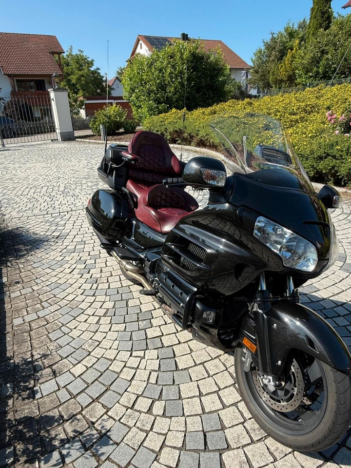 Honda GL1800 SC47*Krossline*Audio*Wilbers*SR Racing - Motocicletă: Foto 3 Honda GL1800 SC47*Krossline*Audio*Wilbers*SR Racing - Motocicletă: Foto 3