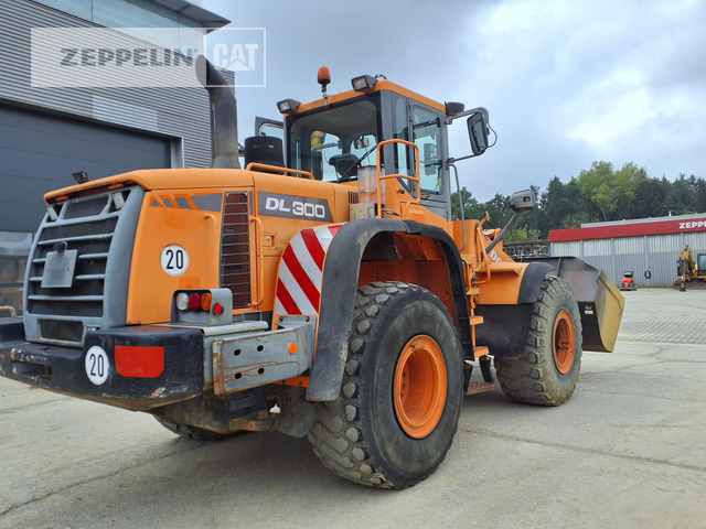 Doosan DL300 - Încărcător frontal pe pneuri: Foto 4 Doosan DL300 - Încărcător frontal pe pneuri: Foto 4
