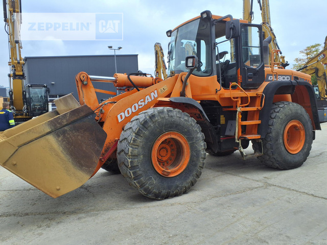 Doosan DL300 - Încărcător frontal pe pneuri: Foto 2 Doosan DL300 - Încărcător frontal pe pneuri: Foto 2