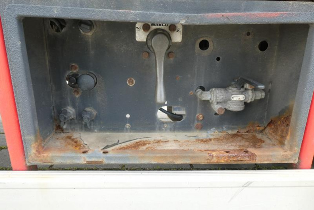 KAESSBOHRER LB4E EX-1 KK LOWBED Tiefladerauflieger AUSZIEHBAR-2x Lenkachsen - Semiremorcă transport agabaritic: Foto 4 KAESSBOHRER LB4E EX-1 KK LOWBED Tiefladerauflieger AUSZIEHBAR-2x Lenkachsen - Semiremorcă transport agabaritic: Foto 4