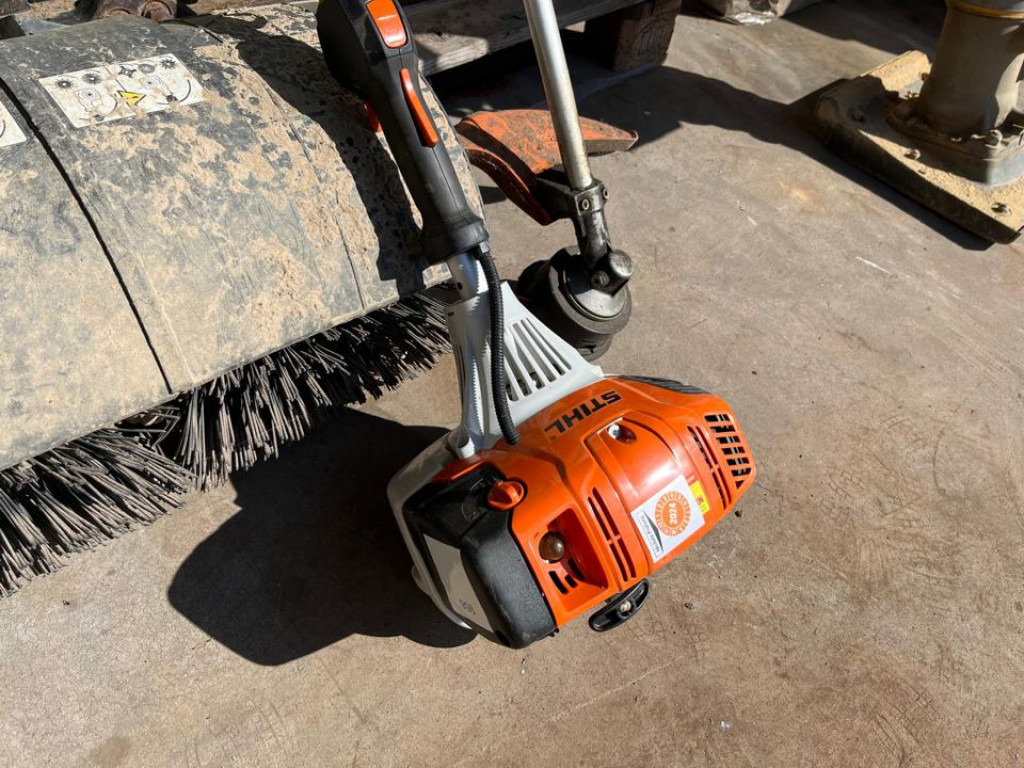Stihl Kombimotor KM 131 R Kleinteile - Utilaje constructii: Foto 3 Stihl Kombimotor KM 131 R Kleinteile - Utilaje constructii: Foto 3