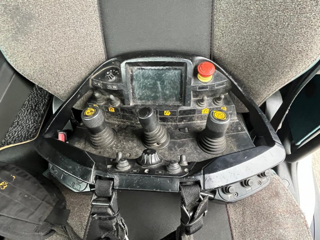 VOLVO (S) Truck FM 420 6x2 Pritsche Heckkran 27m t,Funk,Jib ,E6 - Camion platformă, Camion cu macara: Foto 2 VOLVO (S) Truck FM 420 6x2 Pritsche Heckkran 27m t,Funk,Jib ,E6 - Camion platformă, Camion cu macara: Foto 2