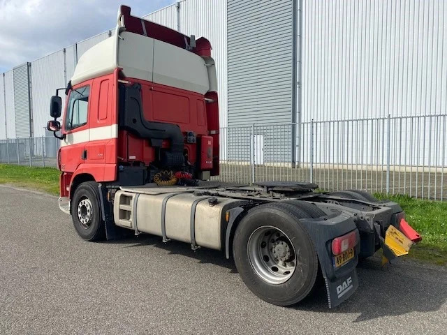 DAF CF 370 spacecab skylights - Cap tractor: Foto 3 DAF CF 370 spacecab skylights - Cap tractor: Foto 3