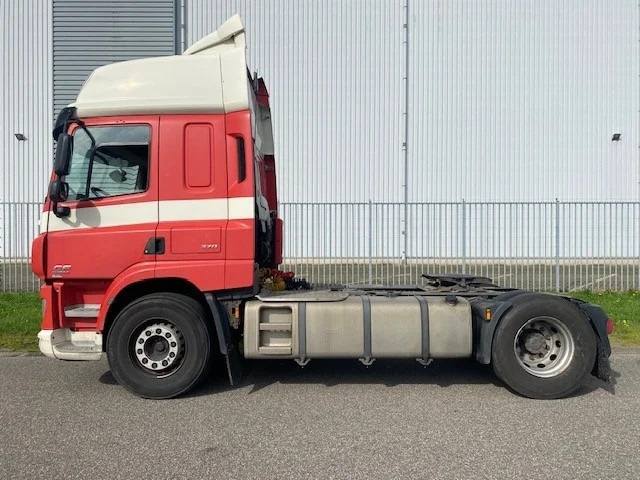 DAF CF 370 spacecab skylights - Cap tractor: Foto 4 DAF CF 370 spacecab skylights - Cap tractor: Foto 4