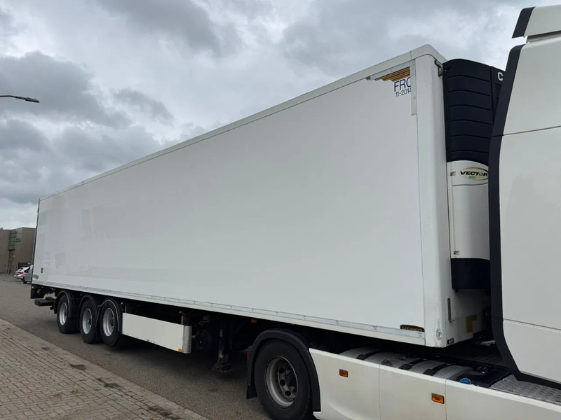 Pacton koelvriesoplegger 3 asser met carrier vector koelmachine, stuuras.. - Semiremorcă frigider: Foto 2 Pacton koelvriesoplegger 3 asser met carrier vector koelmachine, stuuras.. - Semiremorcă frigider: Foto 2