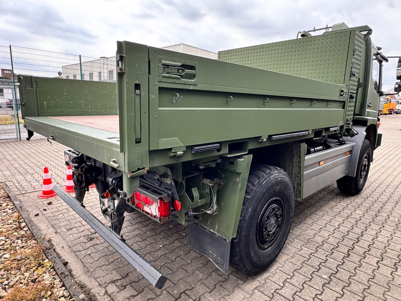 Mercedes-Benz 1018 Atego 4x4 Allrad Camper Expedition - Camion transport containere/ Swap body: Foto 4 Mercedes-Benz 1018 Atego 4x4 Allrad Camper Expedition - Camion transport containere/ Swap body: Foto 4