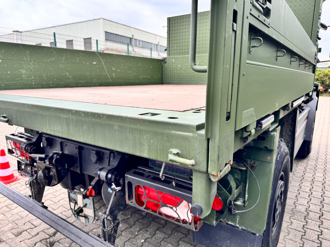 Mercedes-Benz 1018 Atego 4x4 Allrad Camper - Autoutilitară cu platformă: Foto 5 Mercedes-Benz 1018 Atego 4x4 Allrad Camper - Autoutilitară cu platformă: Foto 5