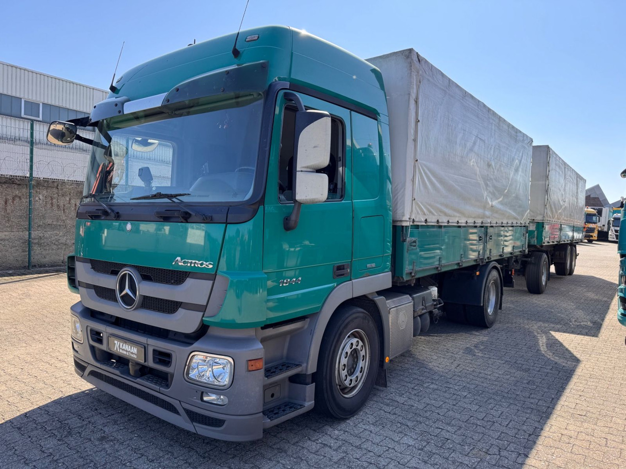 Mercedes-Benz 1844 Actros MP3 3-SeitenKipper Getreide Pritsche - Camion basculantă: Foto 5 Mercedes-Benz 1844 Actros MP3 3-SeitenKipper Getreide Pritsche - Camion basculantă: Foto 5