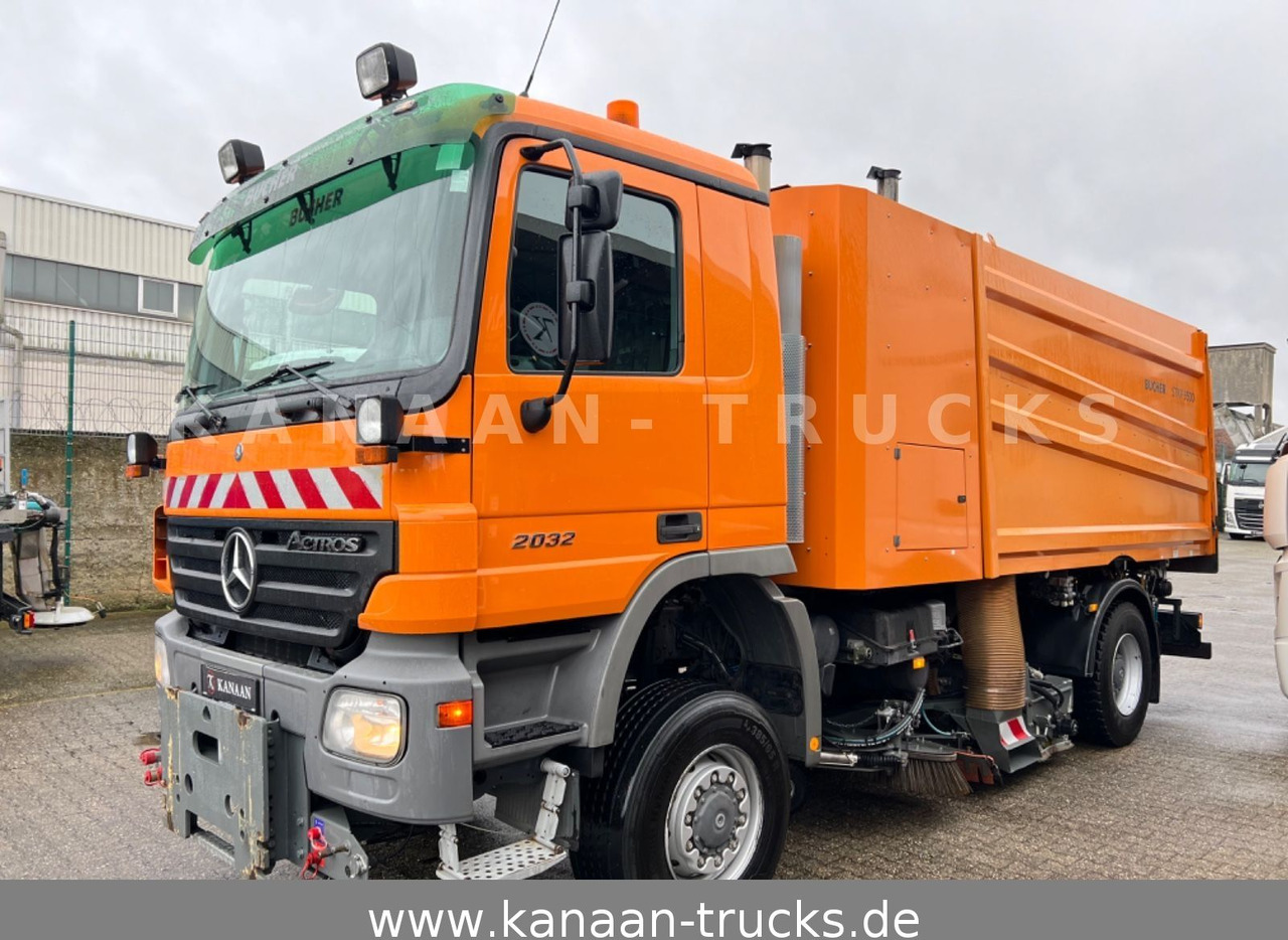 Mercedes-Benz 2032 Actros 4x4 Bucher STKF 9500 AIRPORT KLIMA - Măturătoare stradală: Foto 3 Mercedes-Benz 2032 Actros 4x4 Bucher STKF 9500 AIRPORT KLIMA - Măturătoare stradală: Foto 3