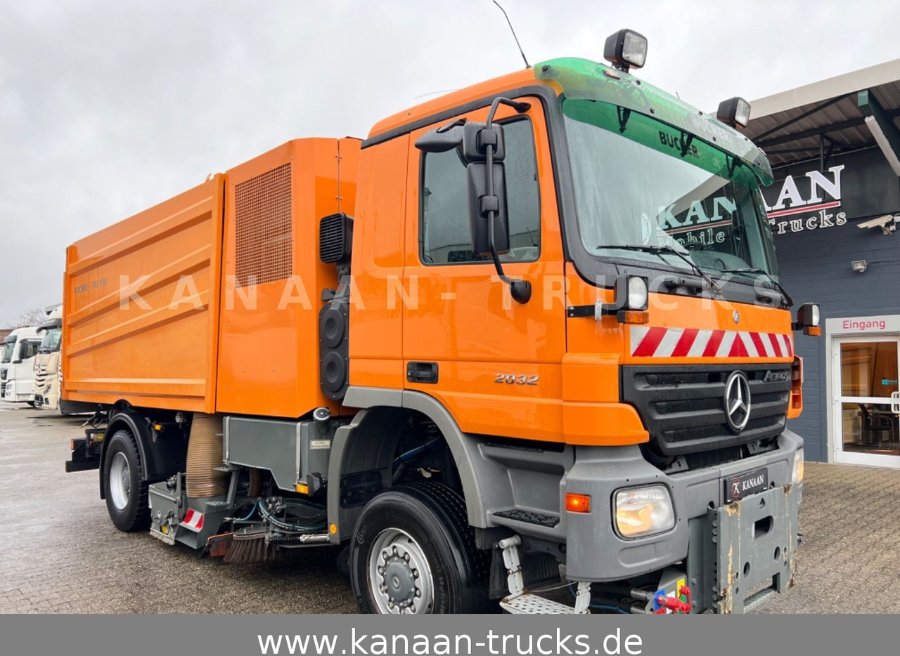 Mercedes-Benz 2032 Actros 4x4 Bucher STKF 9500 AIRPORT KLIMA - Măturătoare stradală: Foto 2 Mercedes-Benz 2032 Actros 4x4 Bucher STKF 9500 AIRPORT KLIMA - Măturătoare stradală: Foto 2
