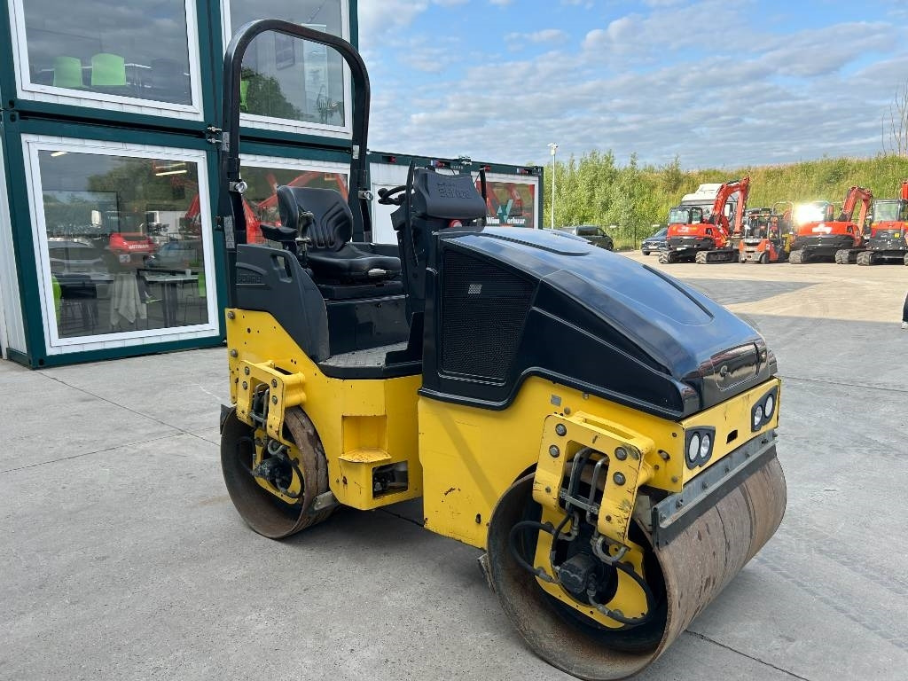 Bomag BW 120 AD-5 - Cilindru compactor pentru asfalt: Foto 4 Bomag BW 120 AD-5 - Cilindru compactor pentru asfalt: Foto 4