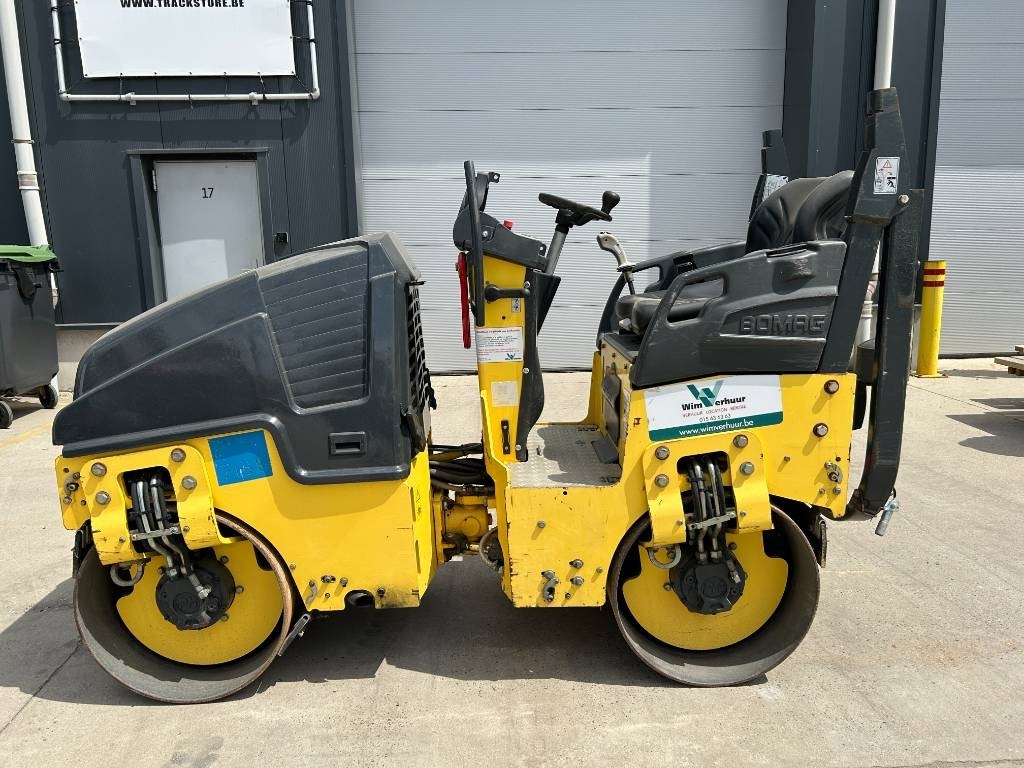 Bomag BW 80 AD-5 - Cilindru compactor pentru asfalt: Foto 2 Bomag BW 80 AD-5 - Cilindru compactor pentru asfalt: Foto 2