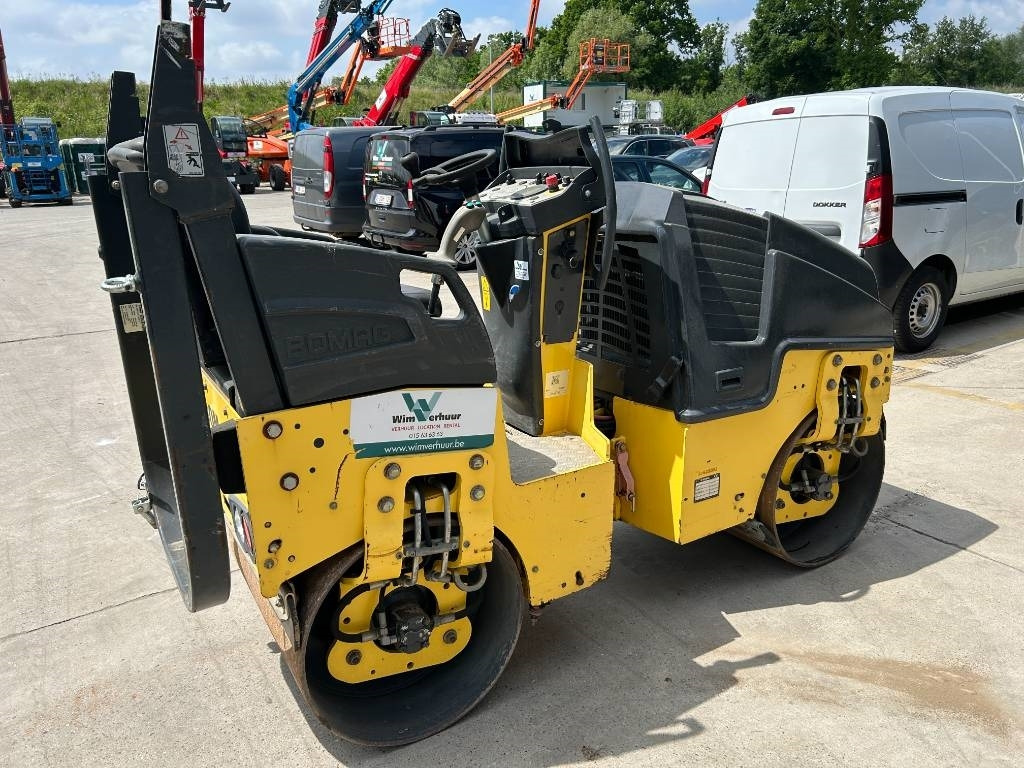 Bomag BW 80 AD-5 - Cilindru compactor pentru asfalt: Foto 4 Bomag BW 80 AD-5 - Cilindru compactor pentru asfalt: Foto 4