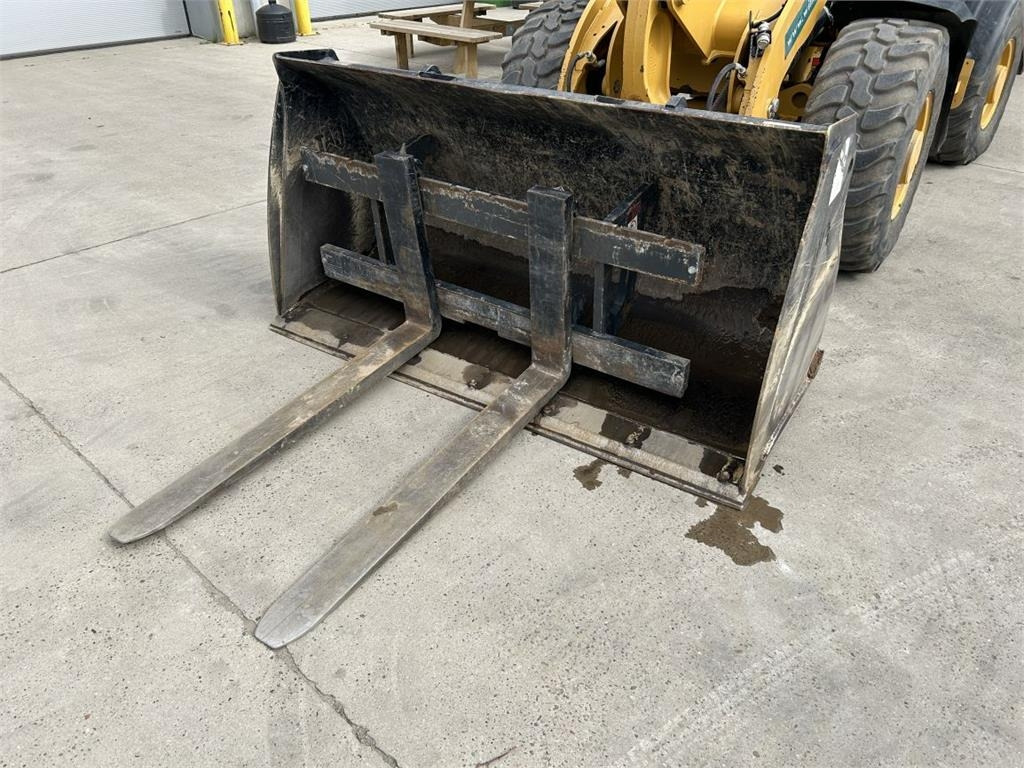 CAT 906M (8758) - Încărcător articulat: Foto 5 CAT 906M (8758) - Încărcător articulat: Foto 5