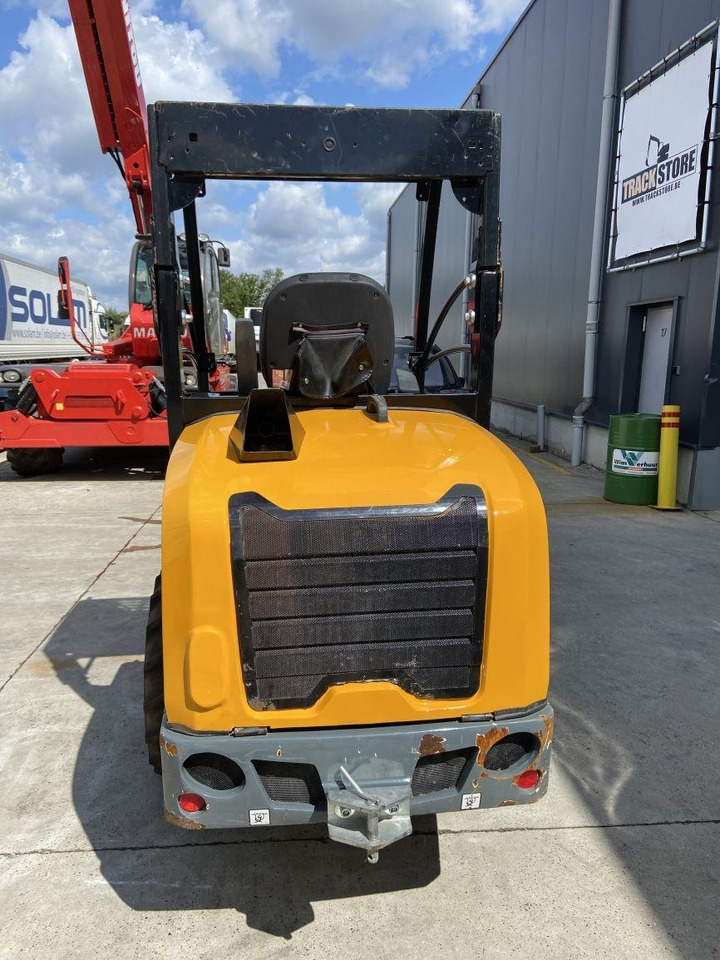 GiANT G2700 Xtra HD (6436) - Încărcător articulat: Foto 5 GiANT G2700 Xtra HD (6436) - Încărcător articulat: Foto 5