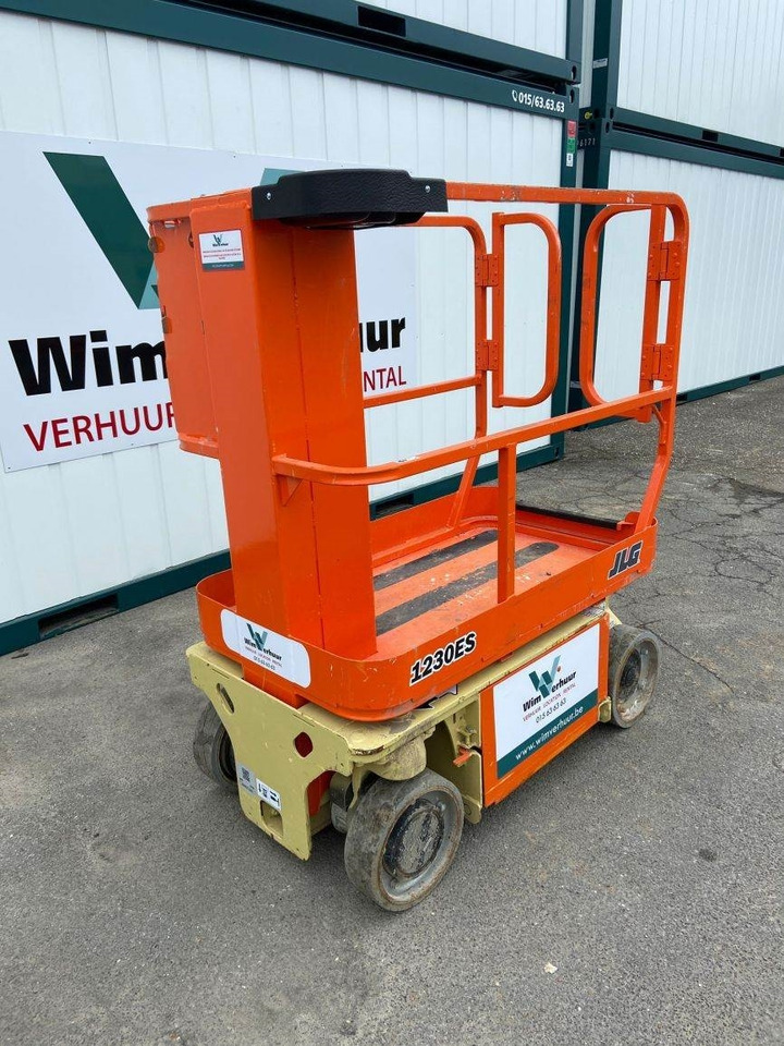 JLG 1230 ES (10150) - Platforma foarfeca: Foto 2 JLG 1230 ES (10150) - Platforma foarfeca: Foto 2