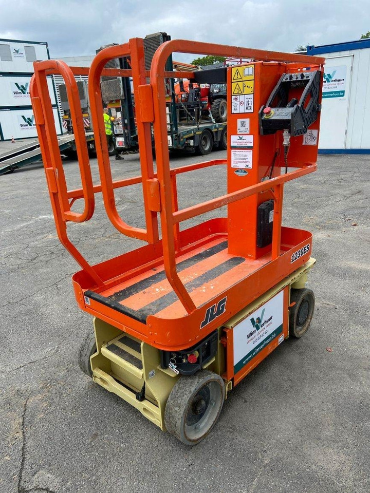 JLG 1230 ES (10150) - Platforma foarfeca: Foto 5 JLG 1230 ES (10150) - Platforma foarfeca: Foto 5