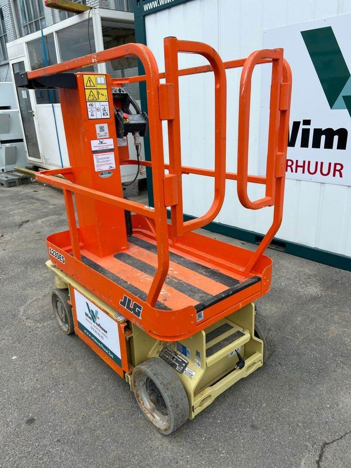 JLG 1230 ES (10150) - Platforma foarfeca: Foto 3 JLG 1230 ES (10150) - Platforma foarfeca: Foto 3