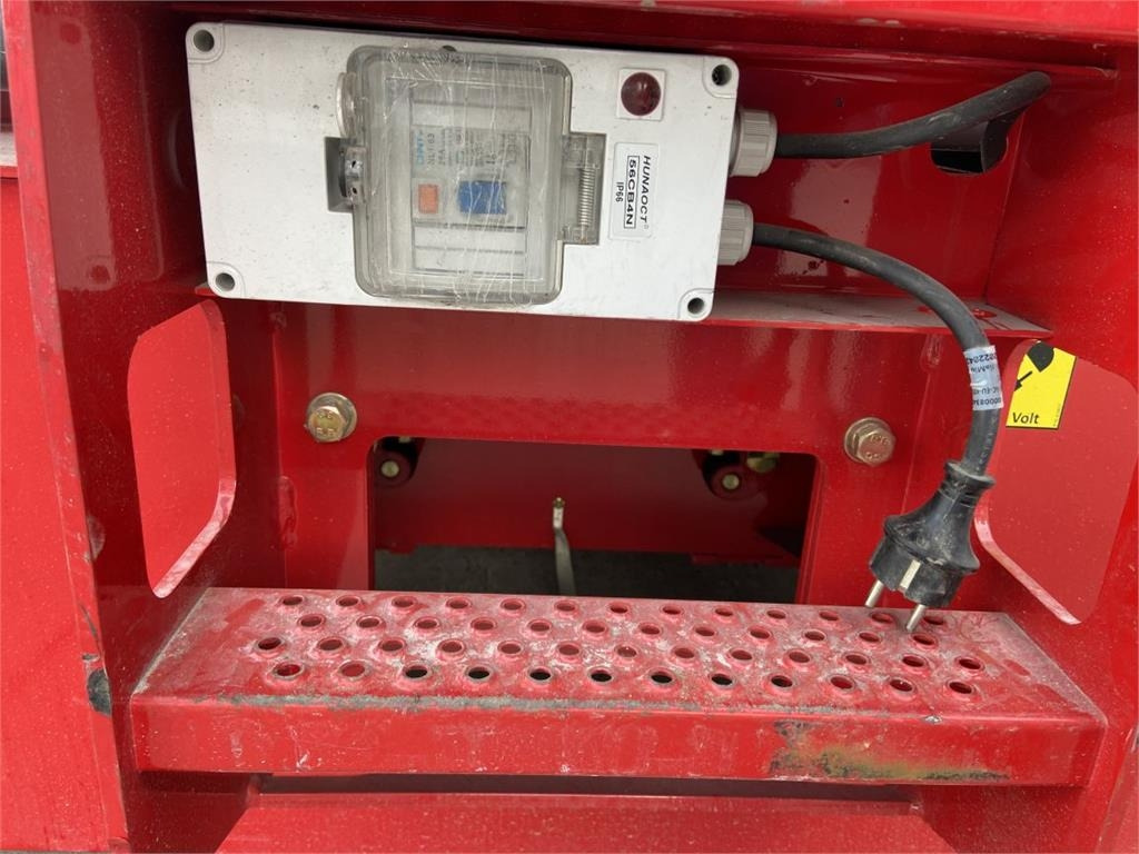 Magni ES1612ACP (7896) - Platforma foarfeca: Foto 4 Magni ES1612ACP (7896) - Platforma foarfeca: Foto 4