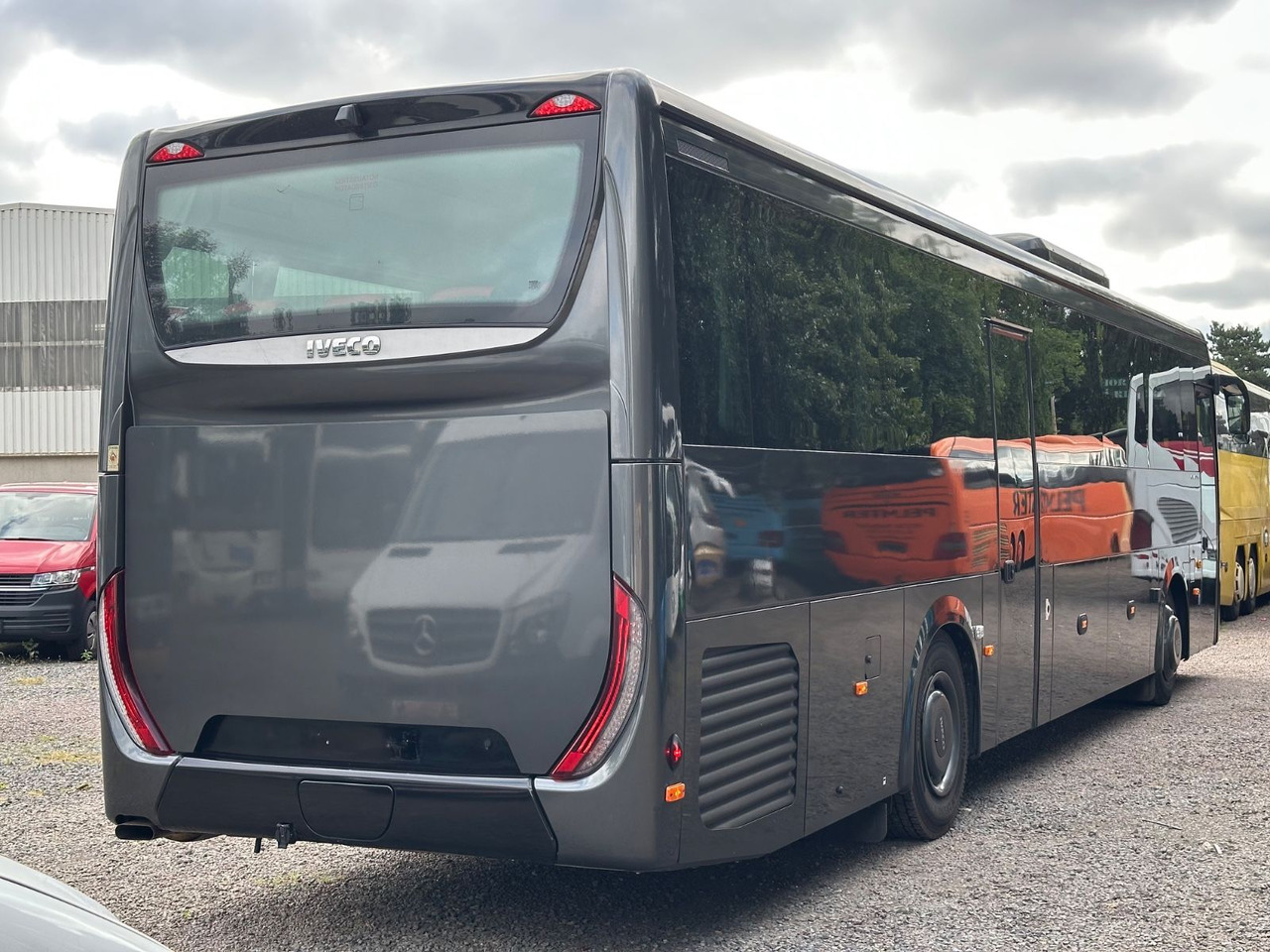 Iveco EVADYS H (55 Sitze*Schalt*176 tKm) - Microbuz, Transport persoane: Foto 2 Iveco EVADYS H (55 Sitze*Schalt*176 tKm) - Microbuz, Transport persoane: Foto 2