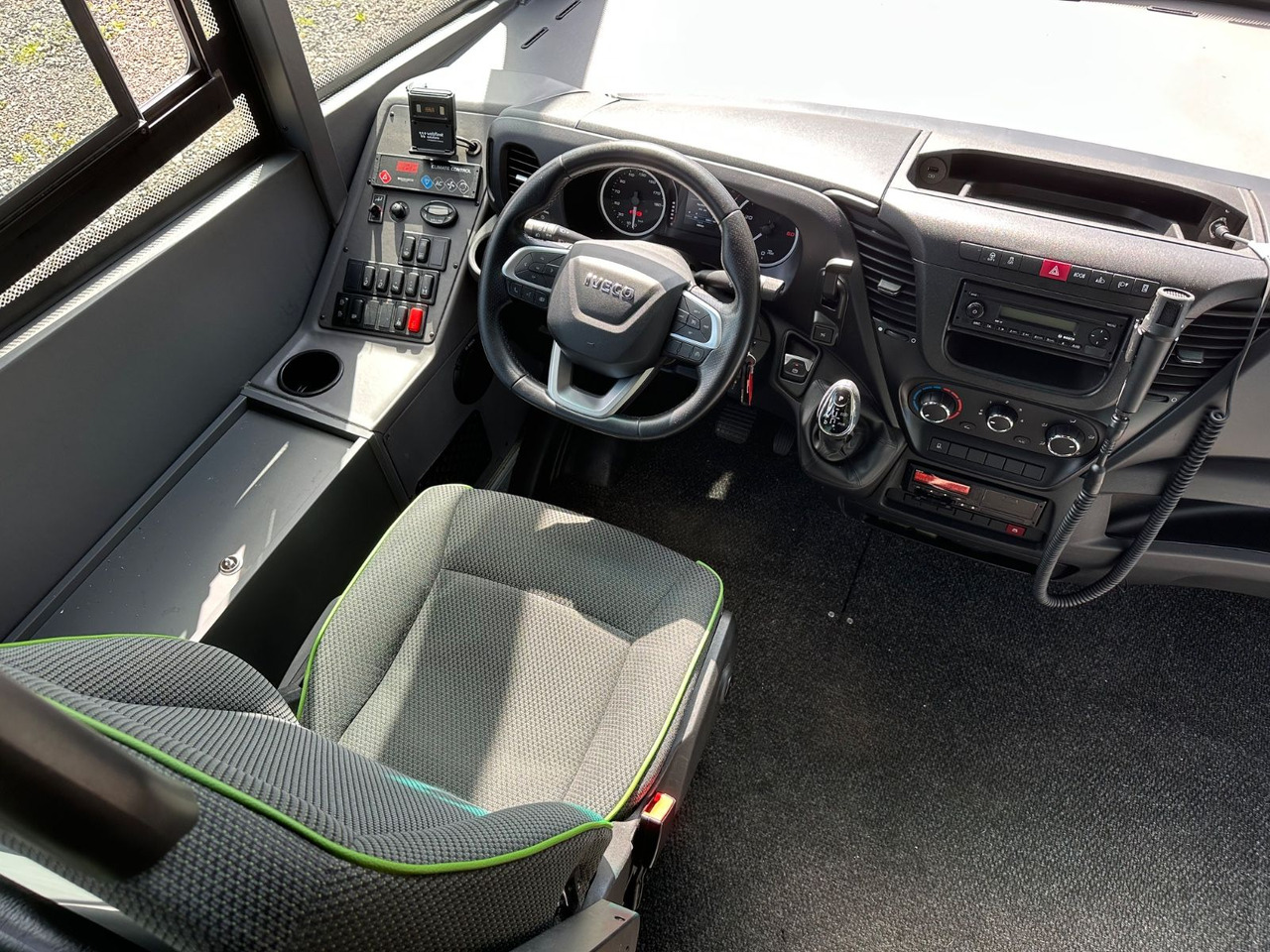Iveco Rapido 70C18 (wenig Km*7.2t*33 Sitze) Rosero - Microbuz, Transport persoane: Foto 3 Iveco Rapido 70C18 (wenig Km*7.2t*33 Sitze) Rosero - Microbuz, Transport persoane: Foto 3