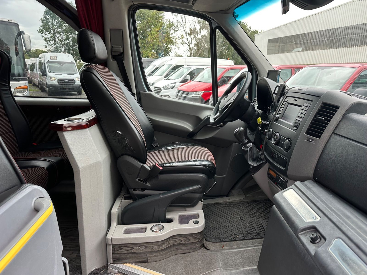 Mercedes-Benz Sprinter 516 CDi (DE*Klima*Reise) - Microbuz, Transport persoane: Foto 4 Mercedes-Benz Sprinter 516 CDi (DE*Klima*Reise) - Microbuz, Transport persoane: Foto 4