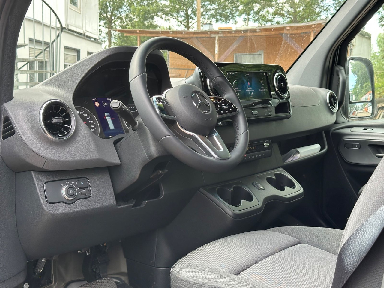 Mercedes-Benz Sprinter 519 CDi 4x4 H+L 360° Cam.*Navi*253.4 Km - Microbuz, Transport persoane: Foto 3 Mercedes-Benz Sprinter 519 CDi 4x4 H+L 360° Cam.*Navi*253.4 Km - Microbuz, Transport persoane: Foto 3