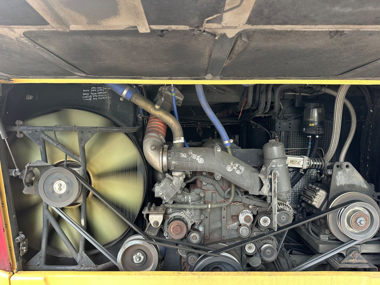 Vanhool TX17 Astron (TOP*57 Sitze) 417 HDH/ 517 HDH - Autocar: Foto 4 Vanhool TX17 Astron (TOP*57 Sitze) 417 HDH/ 517 HDH - Autocar: Foto 4