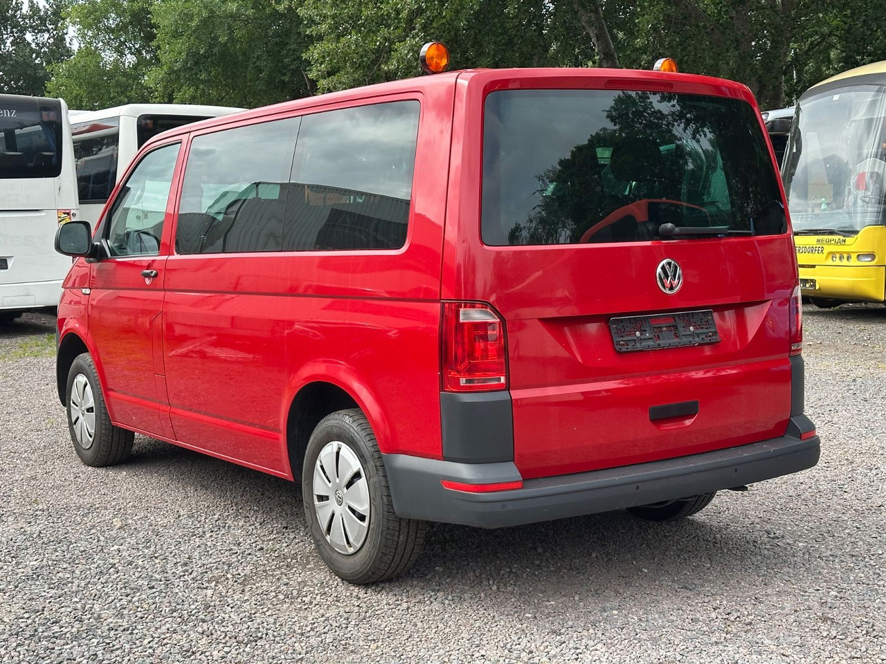 Volkswagen T6 Kombi (PDC Hi*ACC*StandHz*9 Sitzer*AC) - Transport persoane: Foto 3 Volkswagen T6 Kombi (PDC Hi*ACC*StandHz*9 Sitzer*AC) - Transport persoane: Foto 3