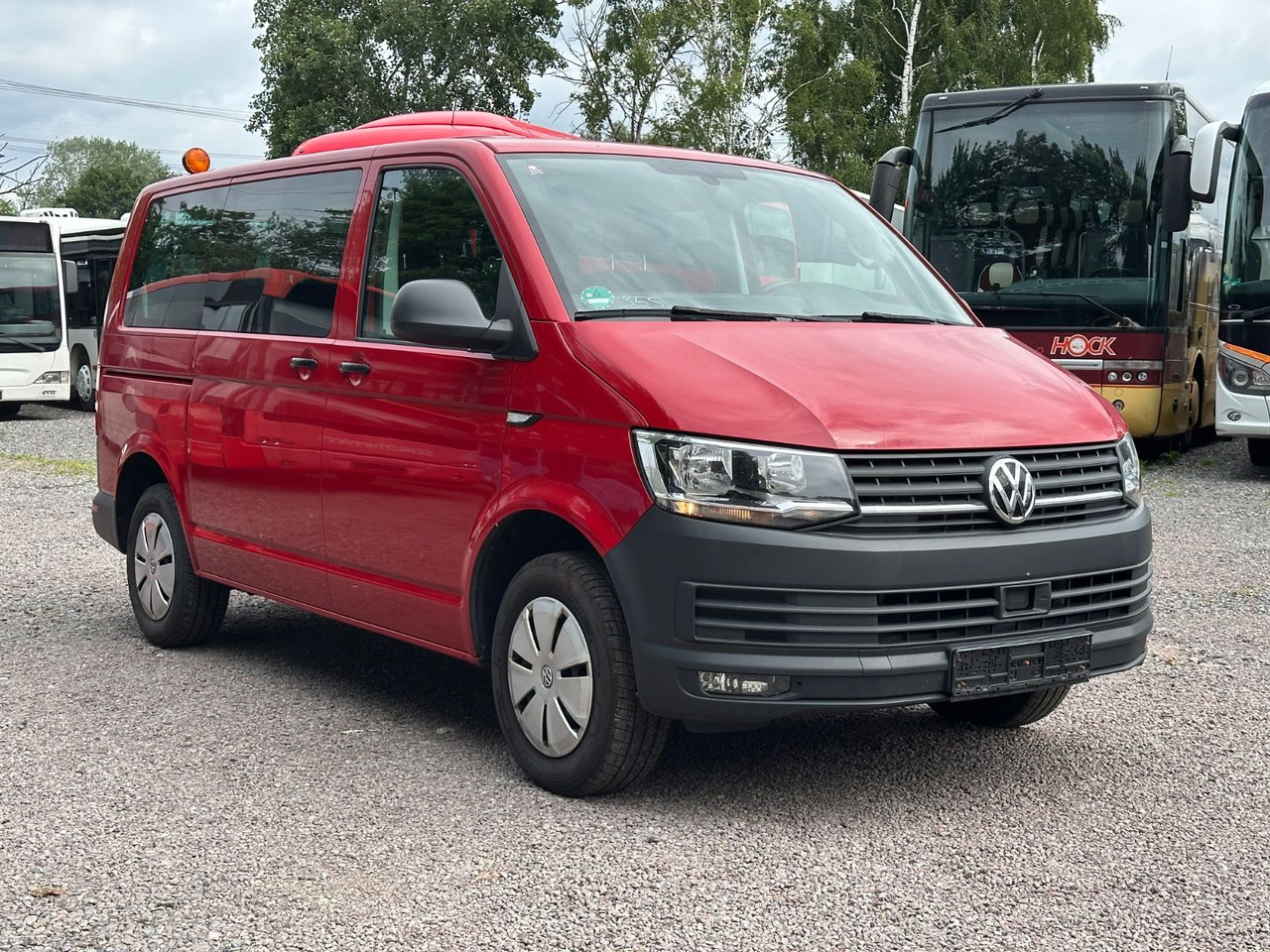 Volkswagen T6 Kombi (PDC Hi*ACC*StandHz*9 Sitzer*AC) - Transport persoane: Foto 2 Volkswagen T6 Kombi (PDC Hi*ACC*StandHz*9 Sitzer*AC) - Transport persoane: Foto 2