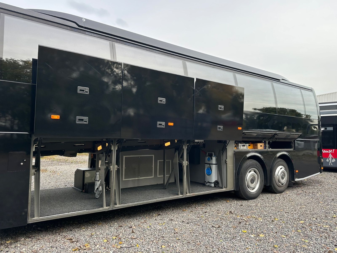 Volvo 9700 HD 6x2 Euro 5(9900*416 HD*Tourismo RHD-M) - Autocar: Foto 3 Volvo 9700 HD 6x2 Euro 5(9900*416 HD*Tourismo RHD-M) - Autocar: Foto 3