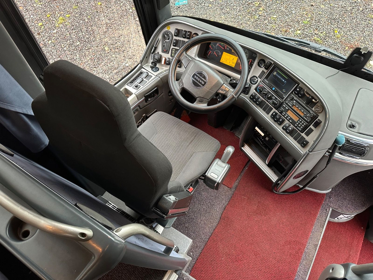 Volvo 9900 HD 6x2 (9700*415 HD*Tourismo RHD) - Autocar: Foto 5 Volvo 9900 HD 6x2 (9700*415 HD*Tourismo RHD) - Autocar: Foto 5